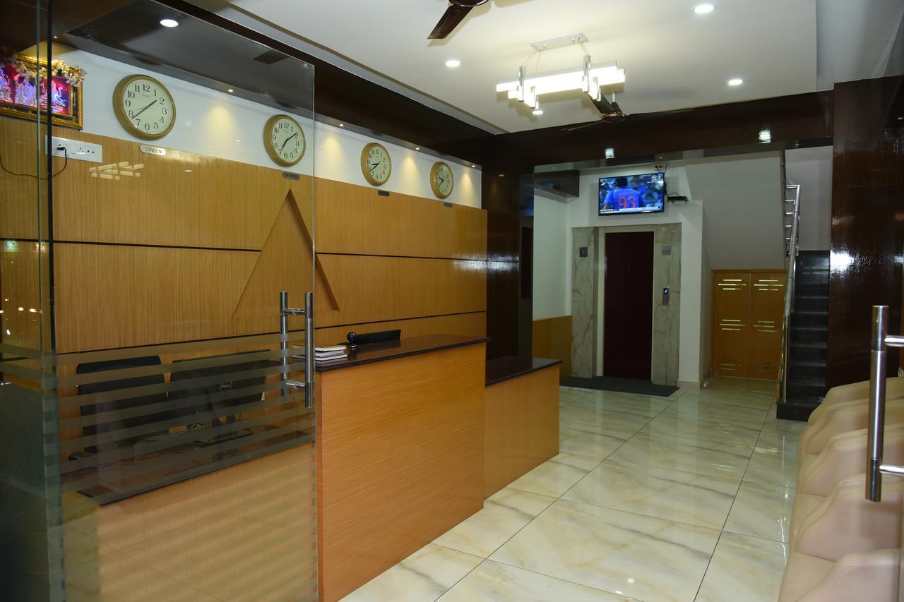 Capital O 76622 Hotel Raama Grand Mysuru Zewnętrze zdjęcie