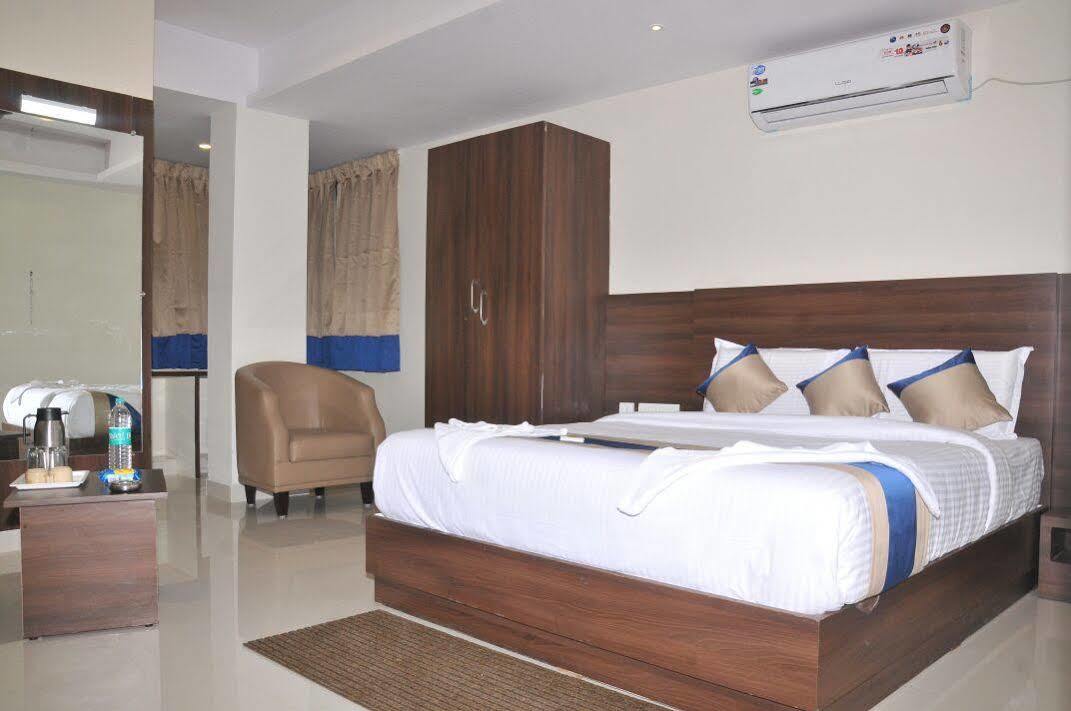 Capital O 76622 Hotel Raama Grand Mysuru Zewnętrze zdjęcie